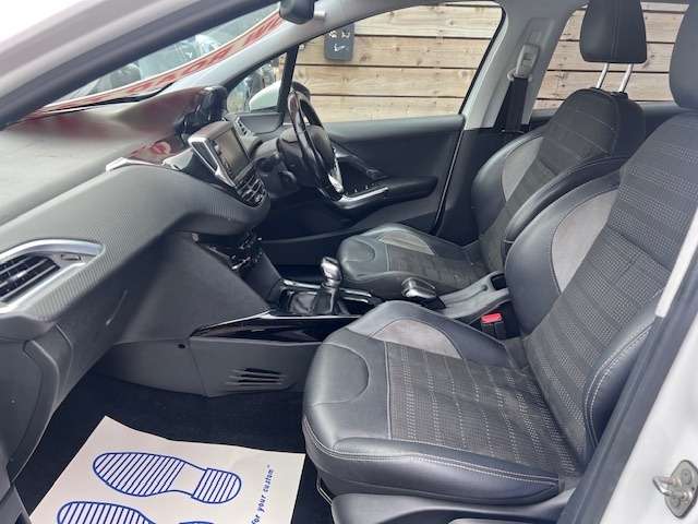 2017 PEUGEOT 2008 2017 PEUGEOT 2008