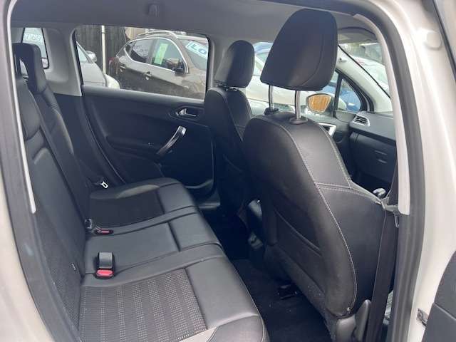 2017 PEUGEOT 2008 2017 PEUGEOT 2008