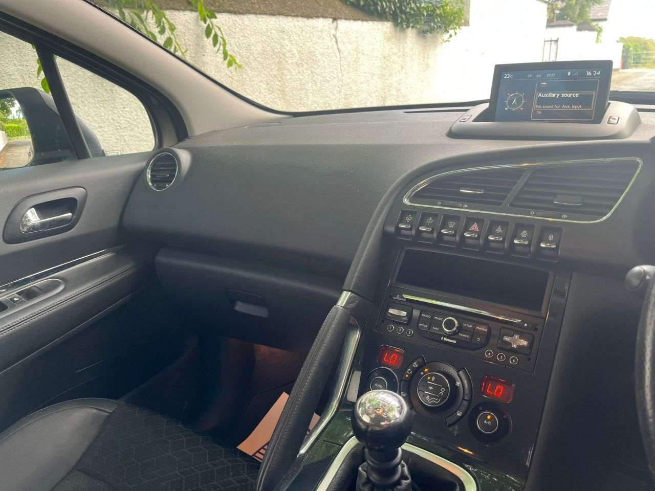 2014 PEUGEOT 3008 2014 PEUGEOT 3008