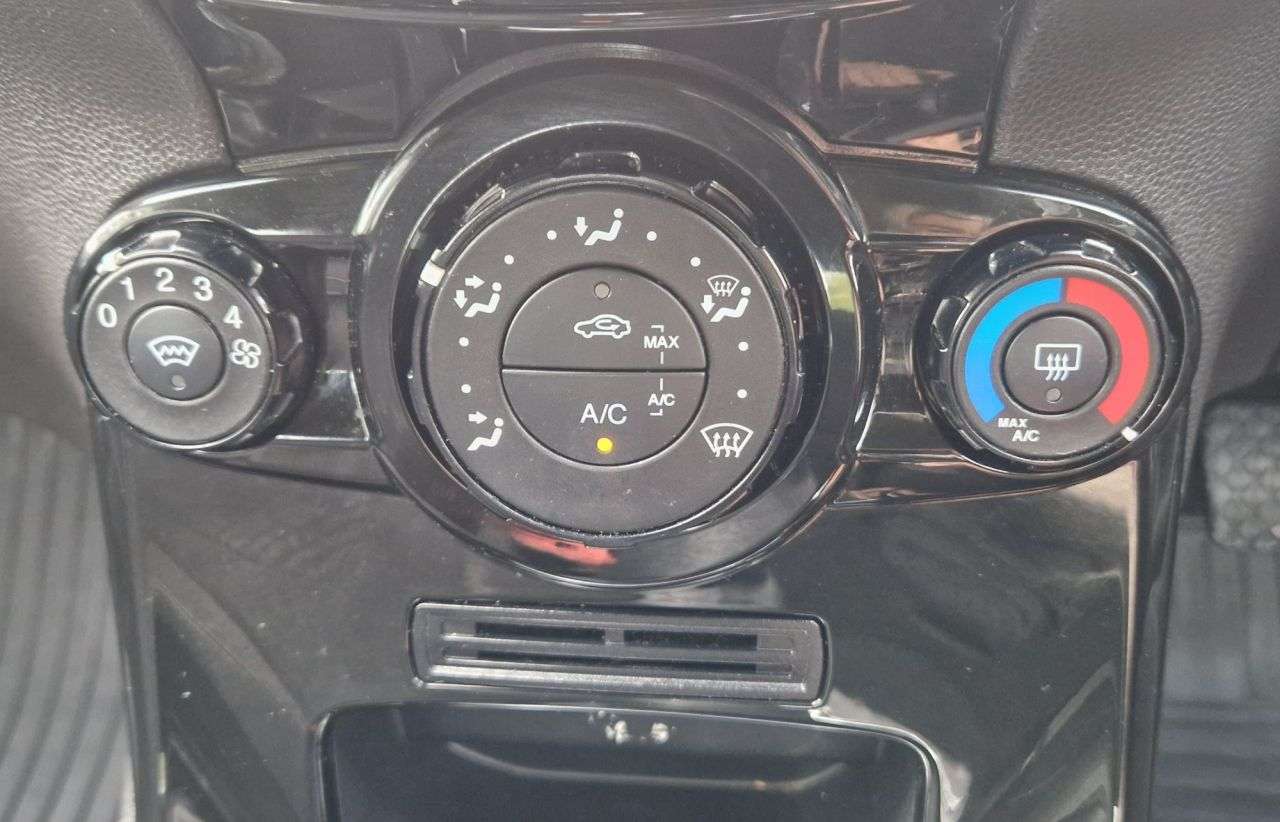 2015 FORD FIESTA 2015 FORD FIESTA