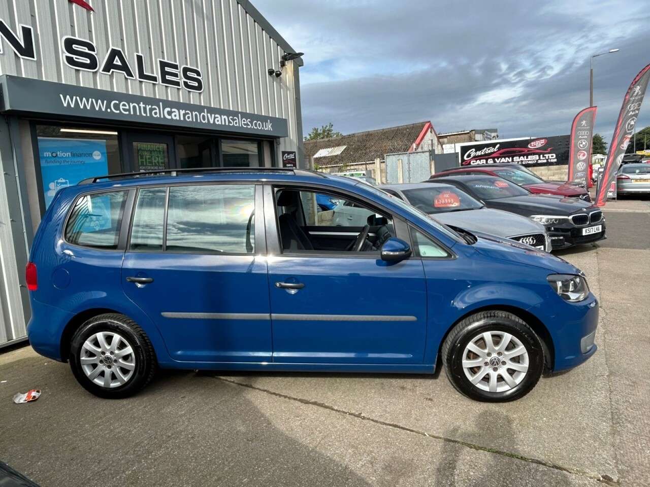 2011 VOLKSWAGEN TOURAN 2011 VOLKSWAGEN TOURAN