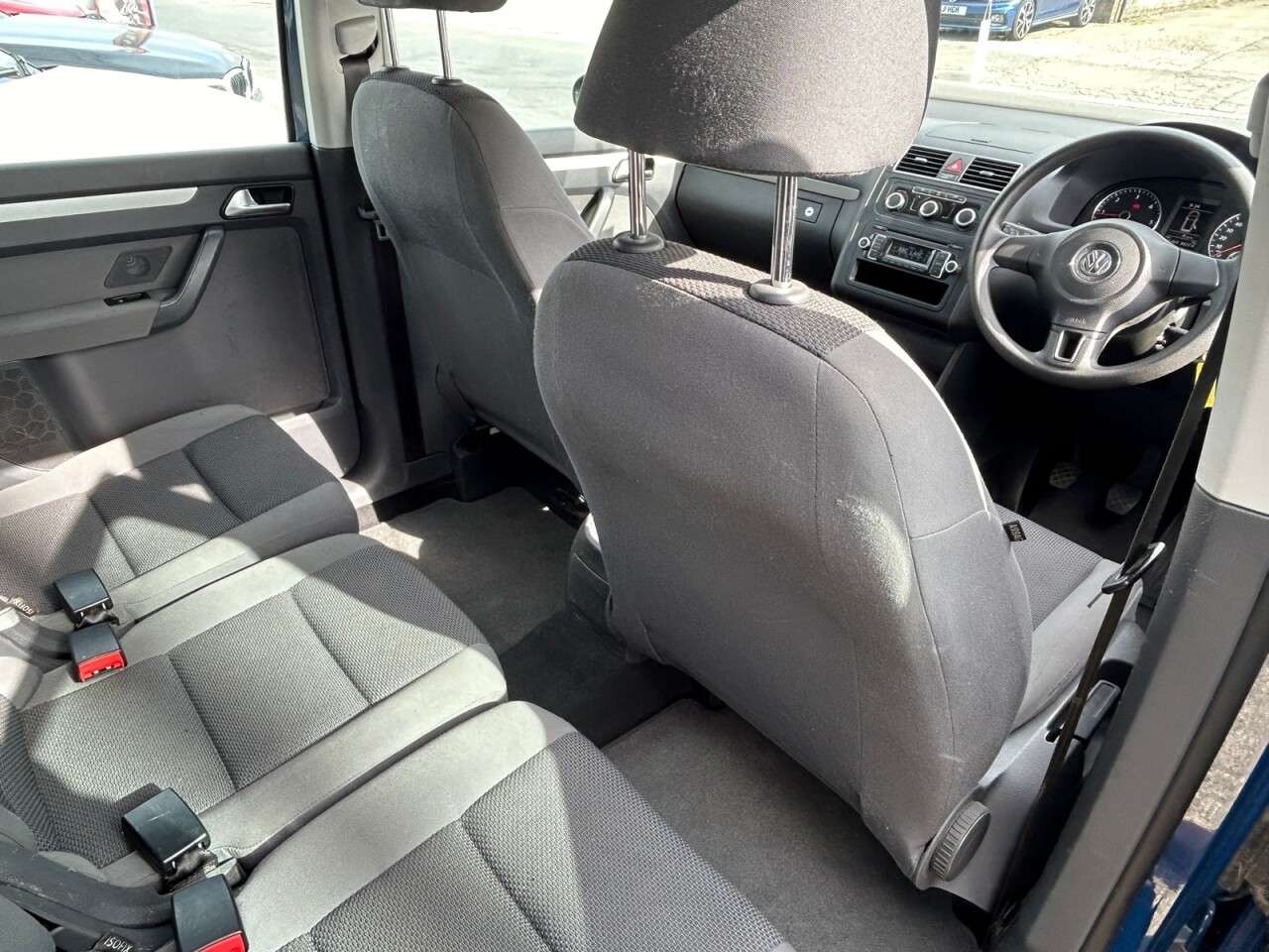 2011 VOLKSWAGEN TOURAN 2011 VOLKSWAGEN TOURAN