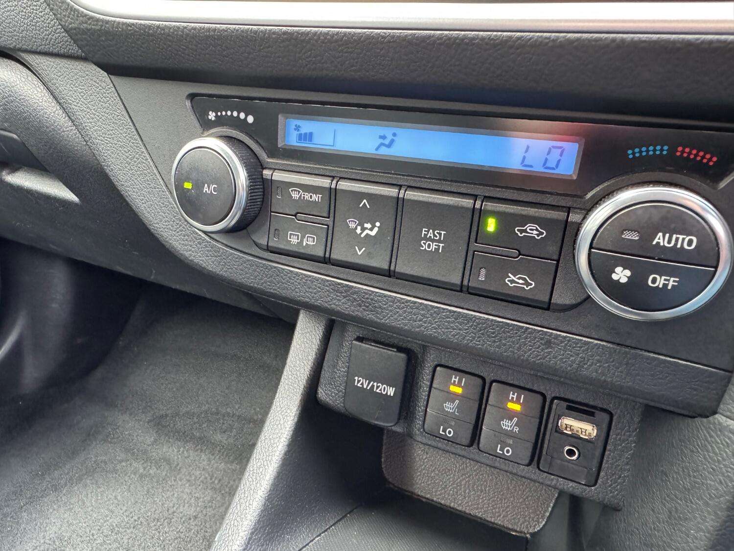 2014 TOYOTA AURIS 2014 TOYOTA AURIS