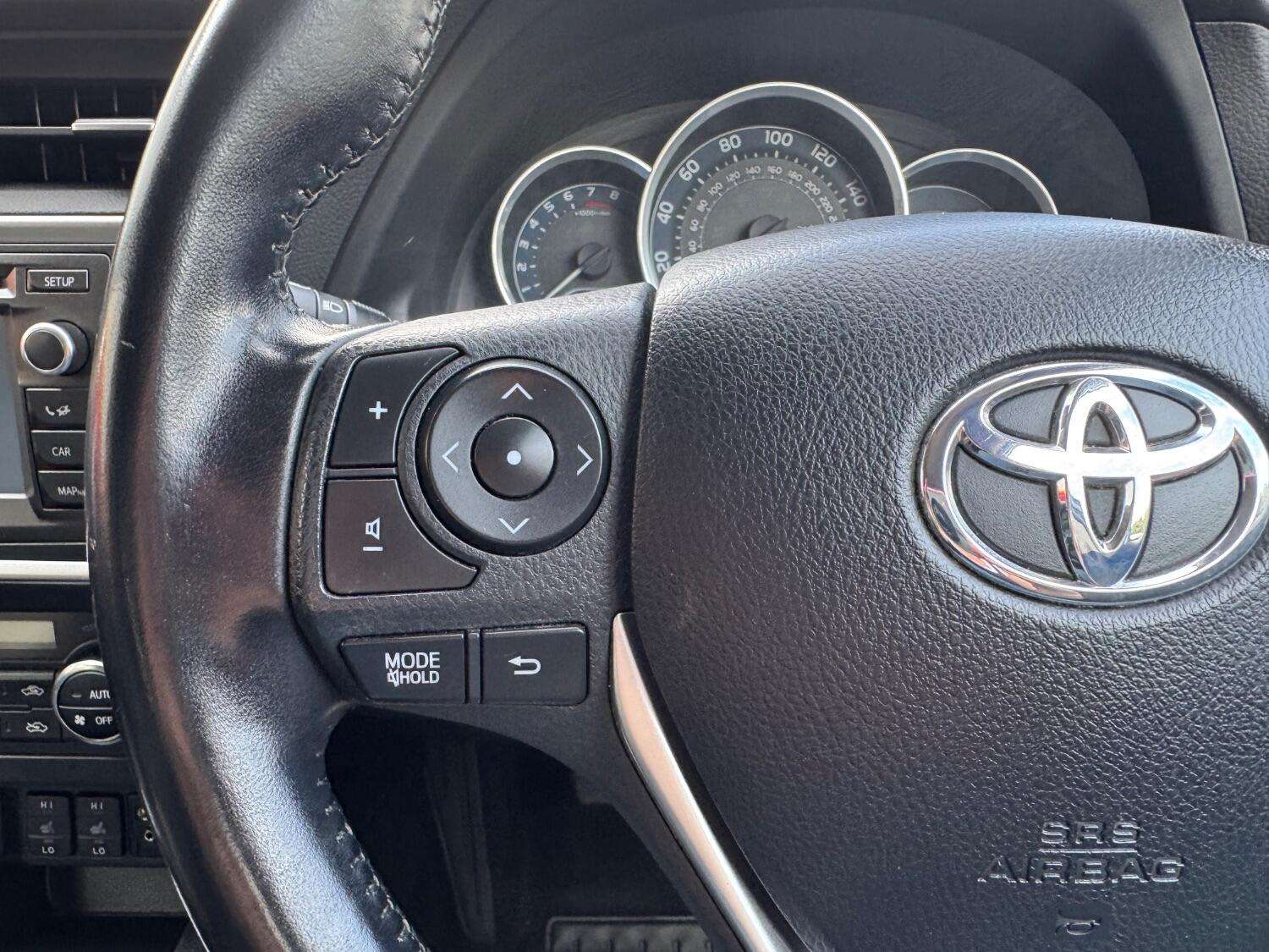 2014 TOYOTA AURIS 2014 TOYOTA AURIS
