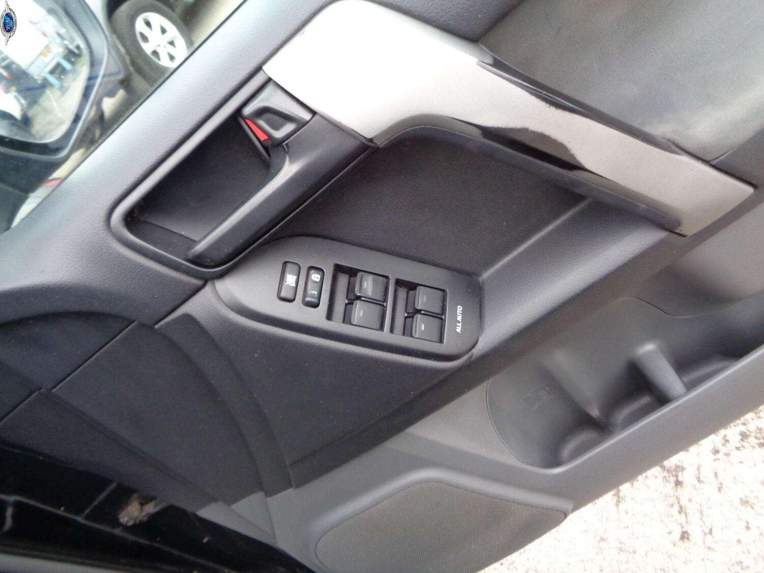 2011 TOYOTA LAND CRUISER 2011 TOYOTA LAND CRUISER