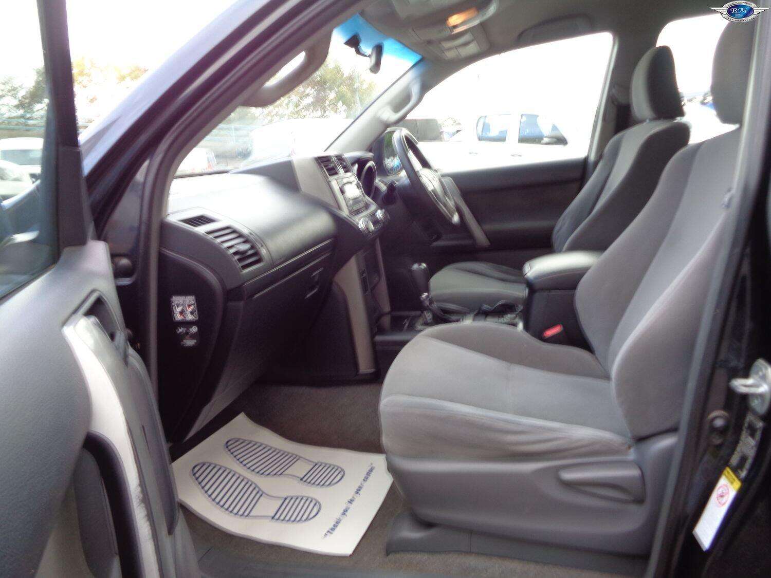 2011 TOYOTA LAND CRUISER 2011 TOYOTA LAND CRUISER