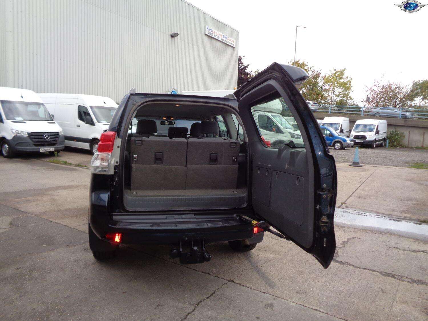 2011 TOYOTA LAND CRUISER 2011 TOYOTA LAND CRUISER