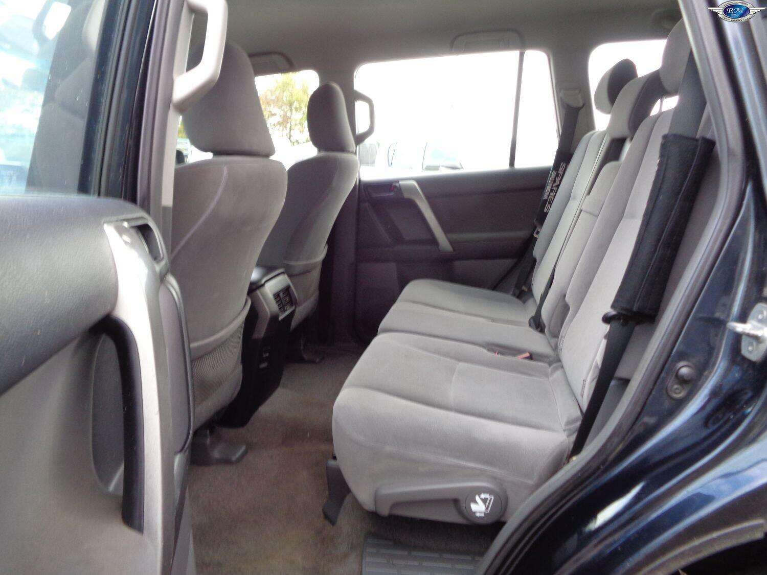 2011 TOYOTA LAND CRUISER 2011 TOYOTA LAND CRUISER