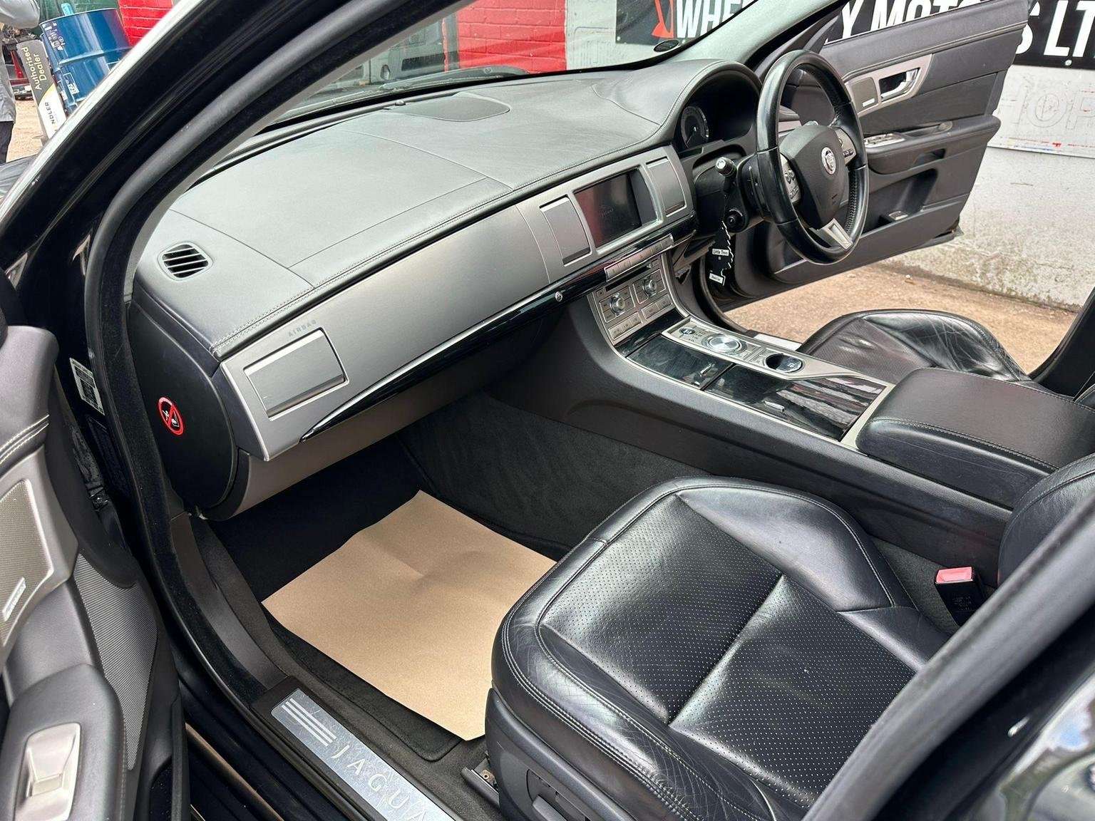 2011 JAGUAR XF 2011 JAGUAR XF