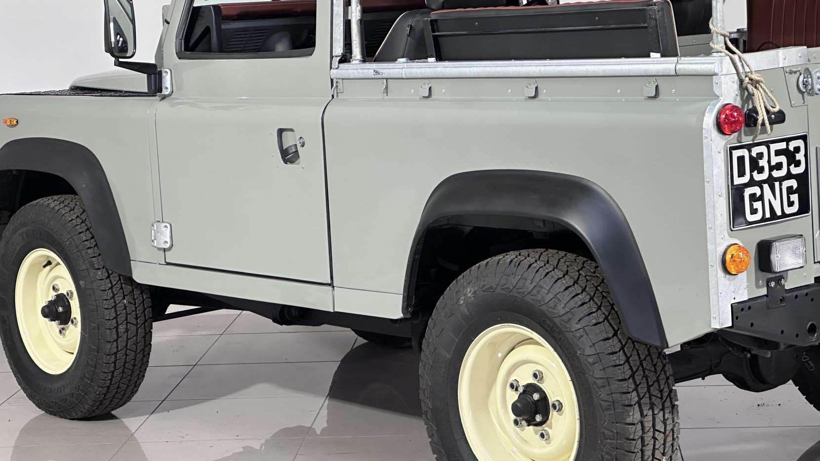 1986 LAND ROVER 127 1986 LAND ROVER 127