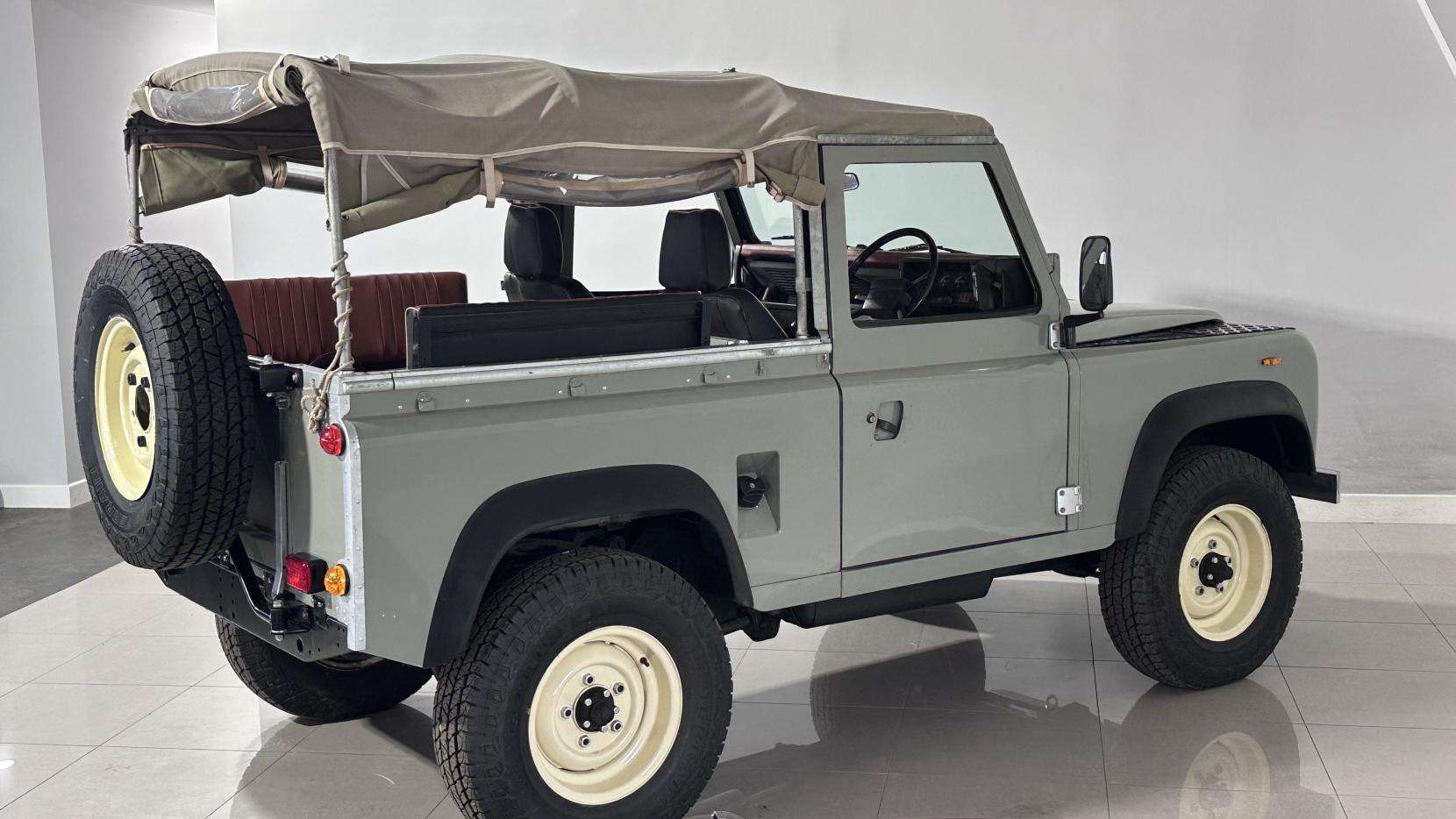 1986 LAND ROVER 127 1986 LAND ROVER 127