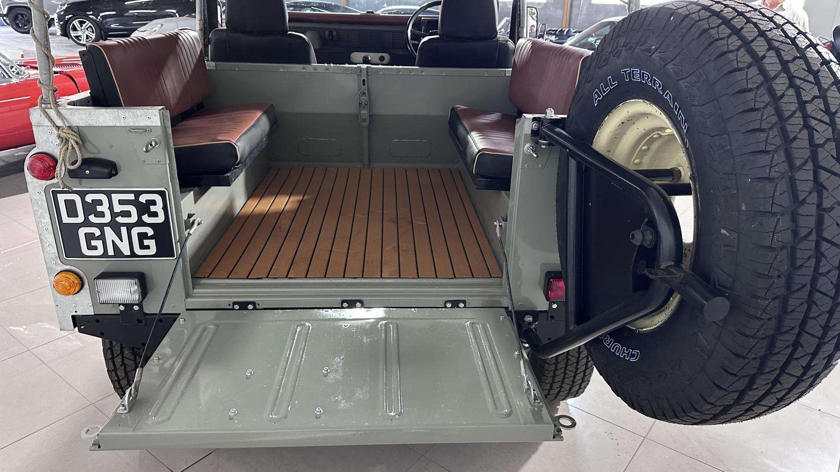 1986 LAND ROVER 127 1986 LAND ROVER 127