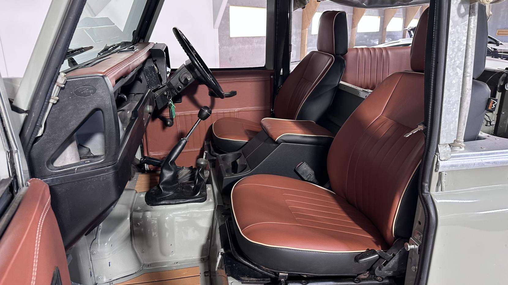 1986 LAND ROVER 127 1986 LAND ROVER 127