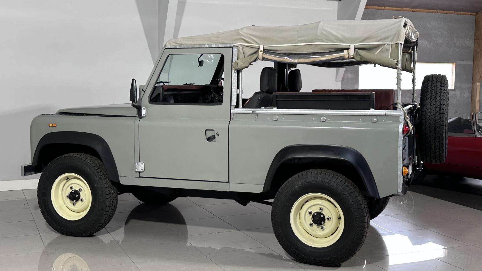 1986 LAND ROVER 127 1986 LAND ROVER 127