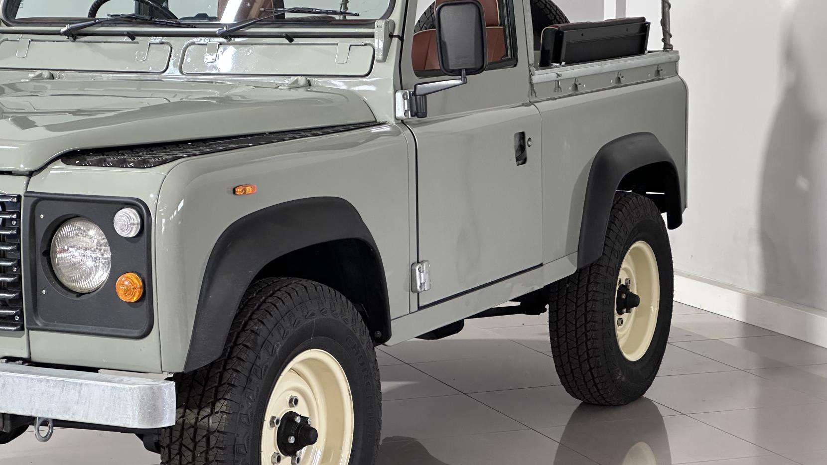 1986 LAND ROVER 127 1986 LAND ROVER 127