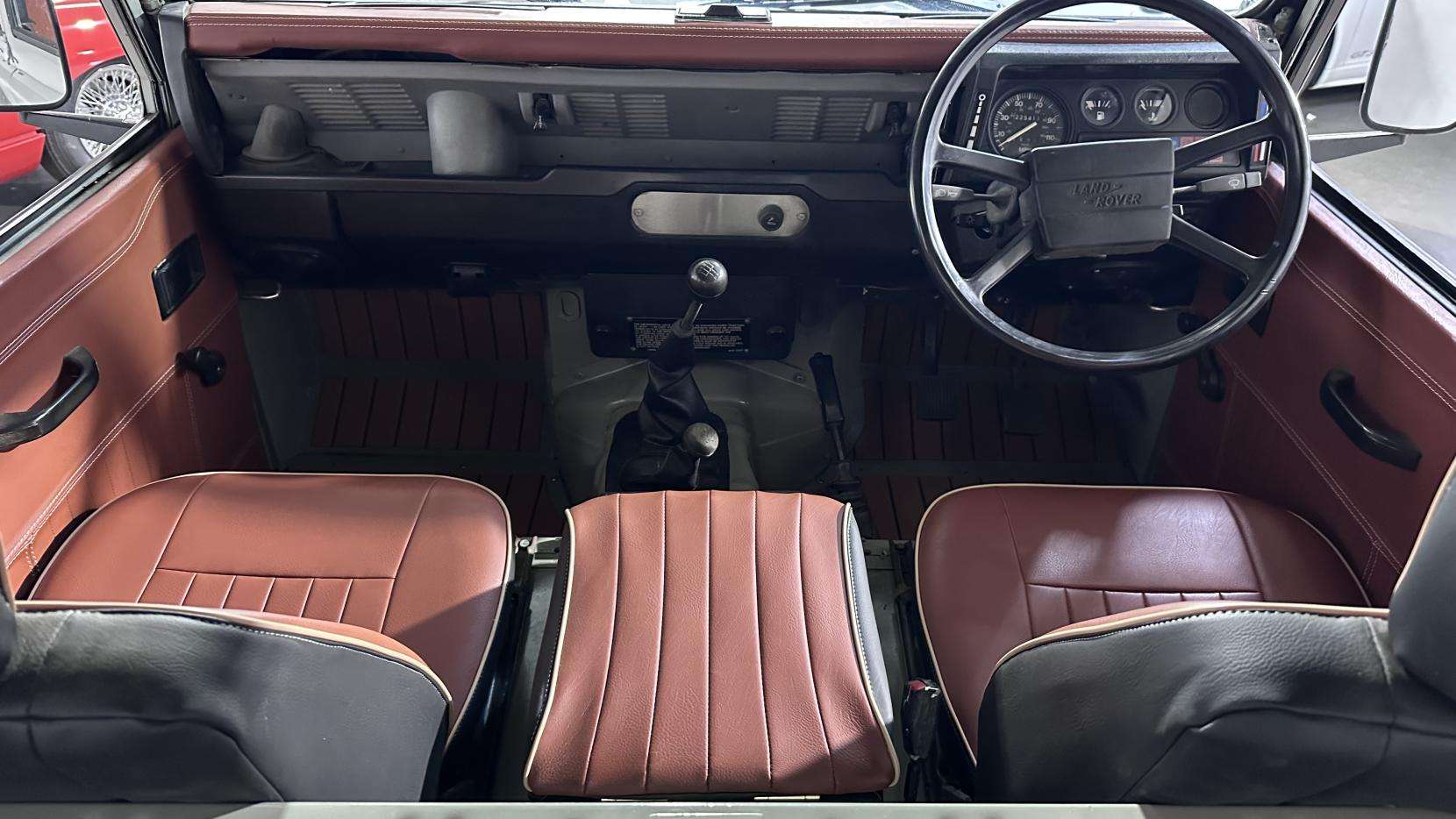 1986 LAND ROVER 127 1986 LAND ROVER 127