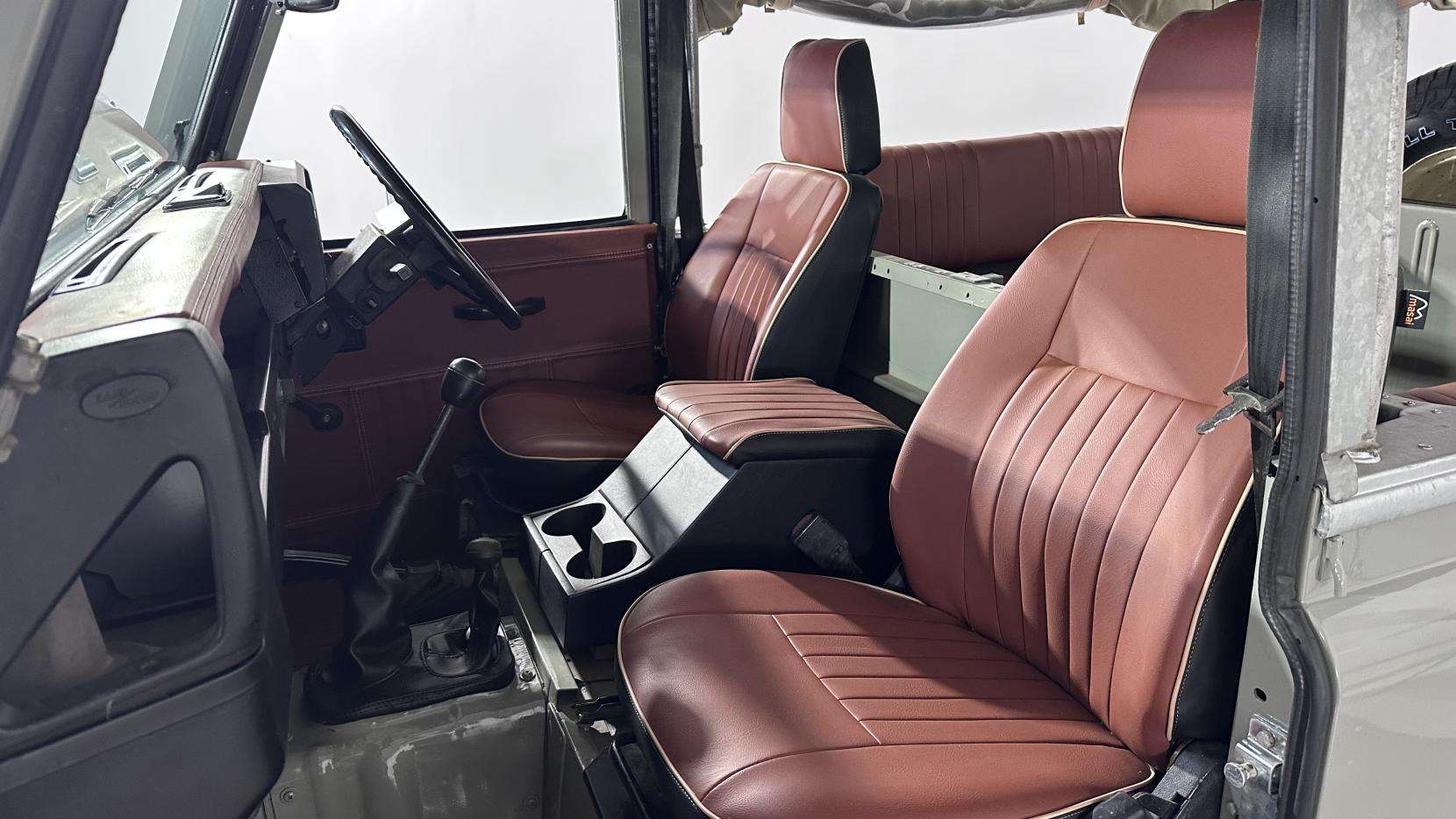 1986 LAND ROVER 127 1986 LAND ROVER 127