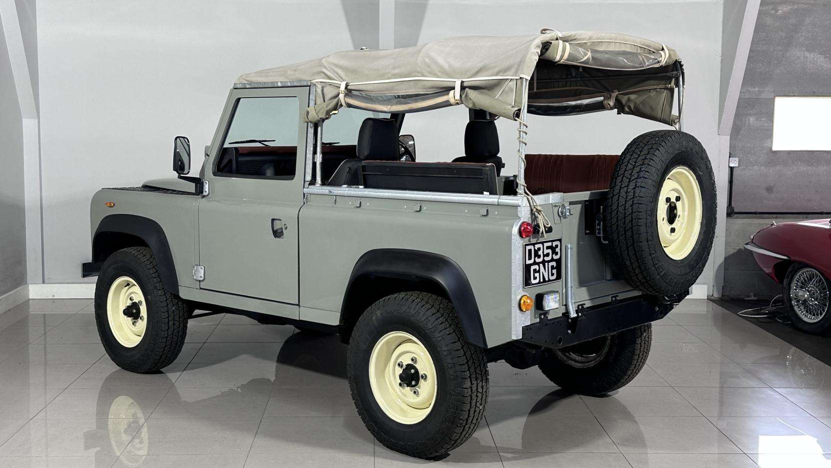 1986 LAND ROVER 127 1986 LAND ROVER 127