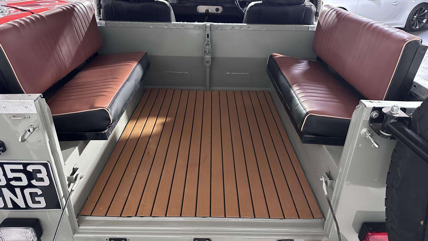 1986 LAND ROVER 127 1986 LAND ROVER 127