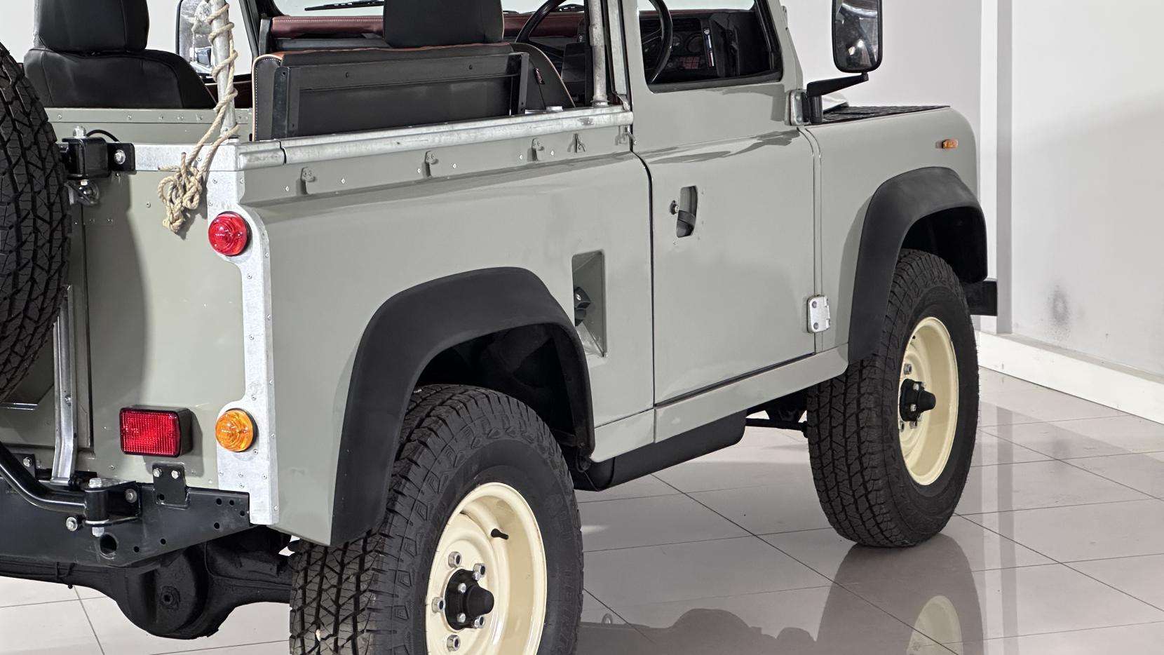 1986 LAND ROVER 127 1986 LAND ROVER 127