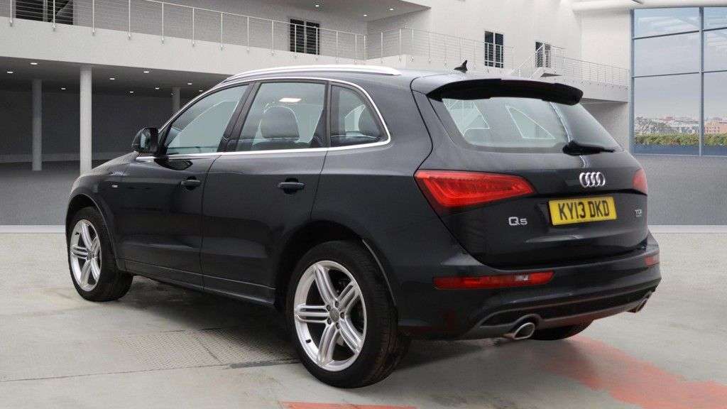 2013 AUDI Q5 2013 AUDI Q5