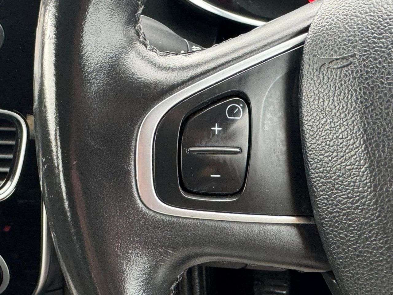 2017 RENAULT CLIO 2017 RENAULT CLIO