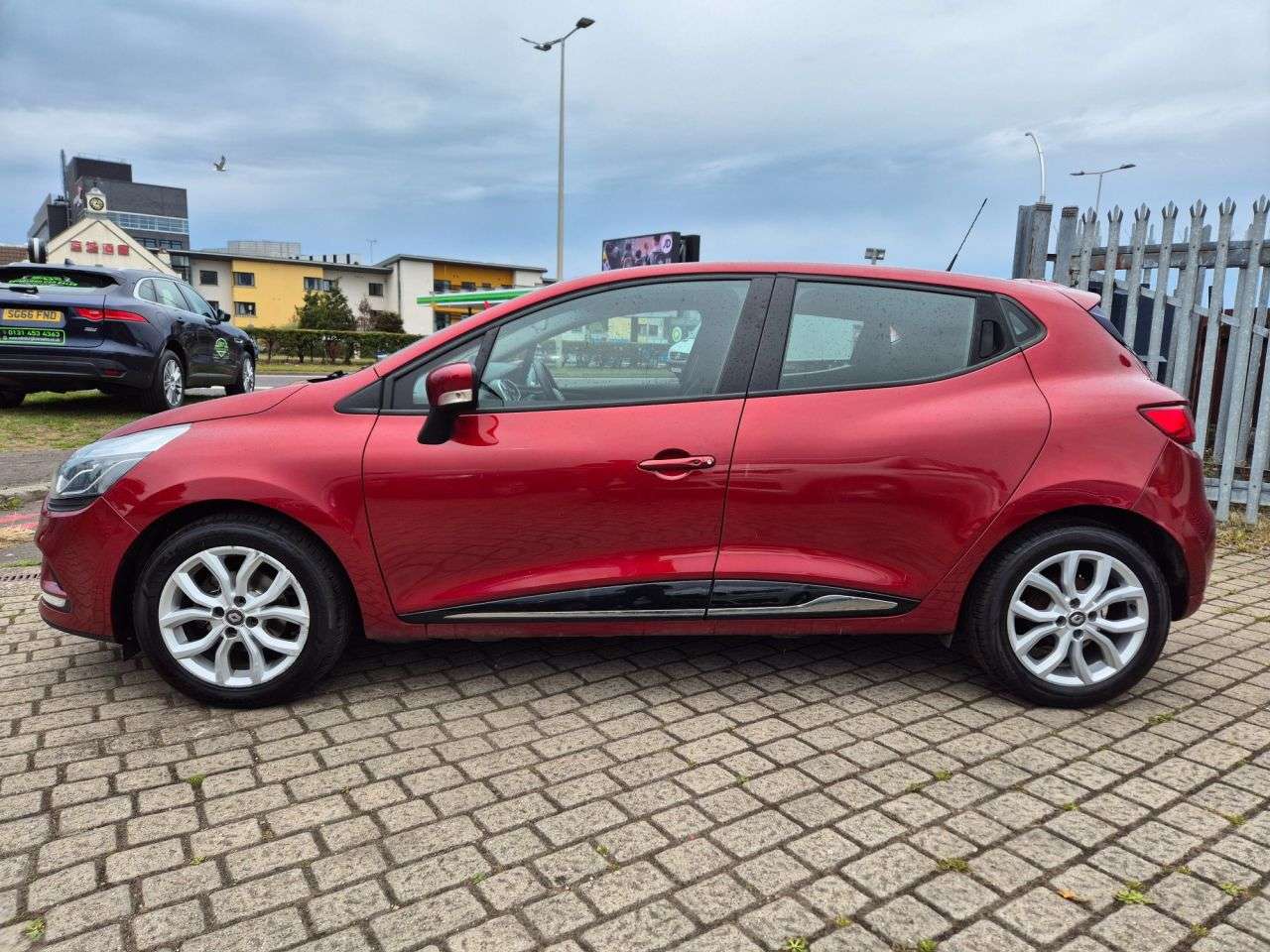 2017 RENAULT CLIO 2017 RENAULT CLIO