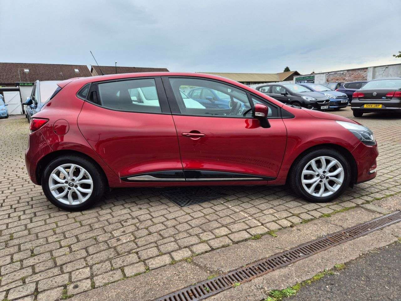 2017 RENAULT CLIO 2017 RENAULT CLIO