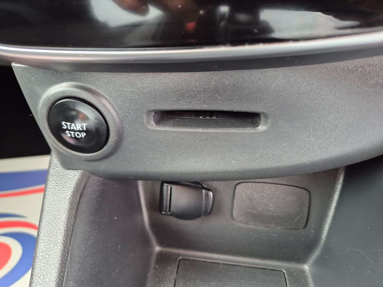 2017 RENAULT CLIO 2017 RENAULT CLIO