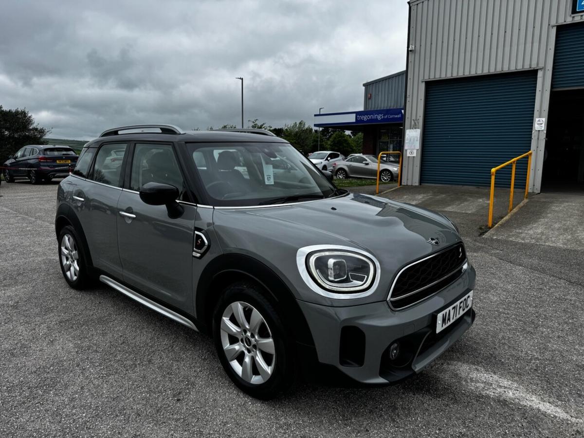 Check out this Mini Countryman 2021 Petrol Manual