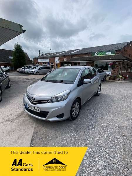 2012 TOYOTA YARIS 2012 TOYOTA YARIS