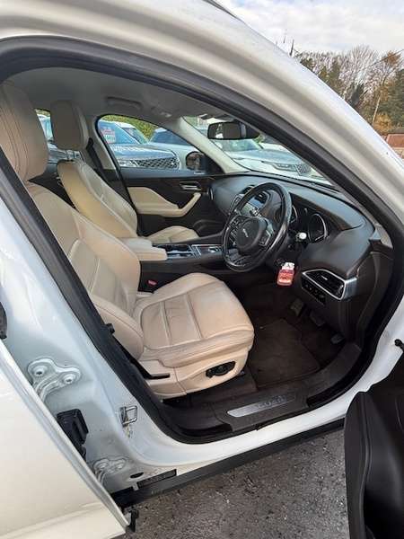 2016 JAGUAR F-PACE 2016 JAGUAR F-PACE