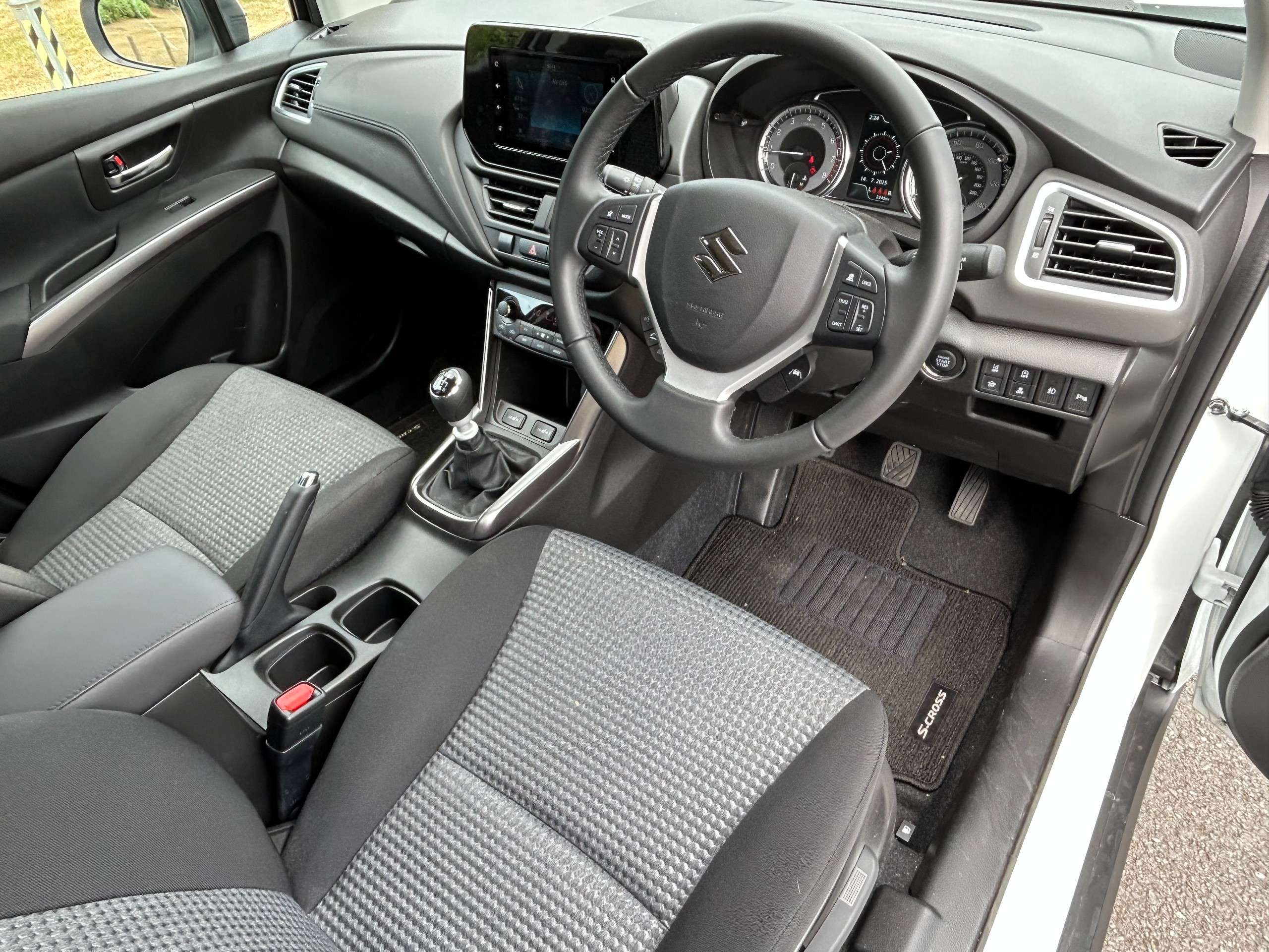 2025 SUZUKI SX4 2025 SUZUKI SX4