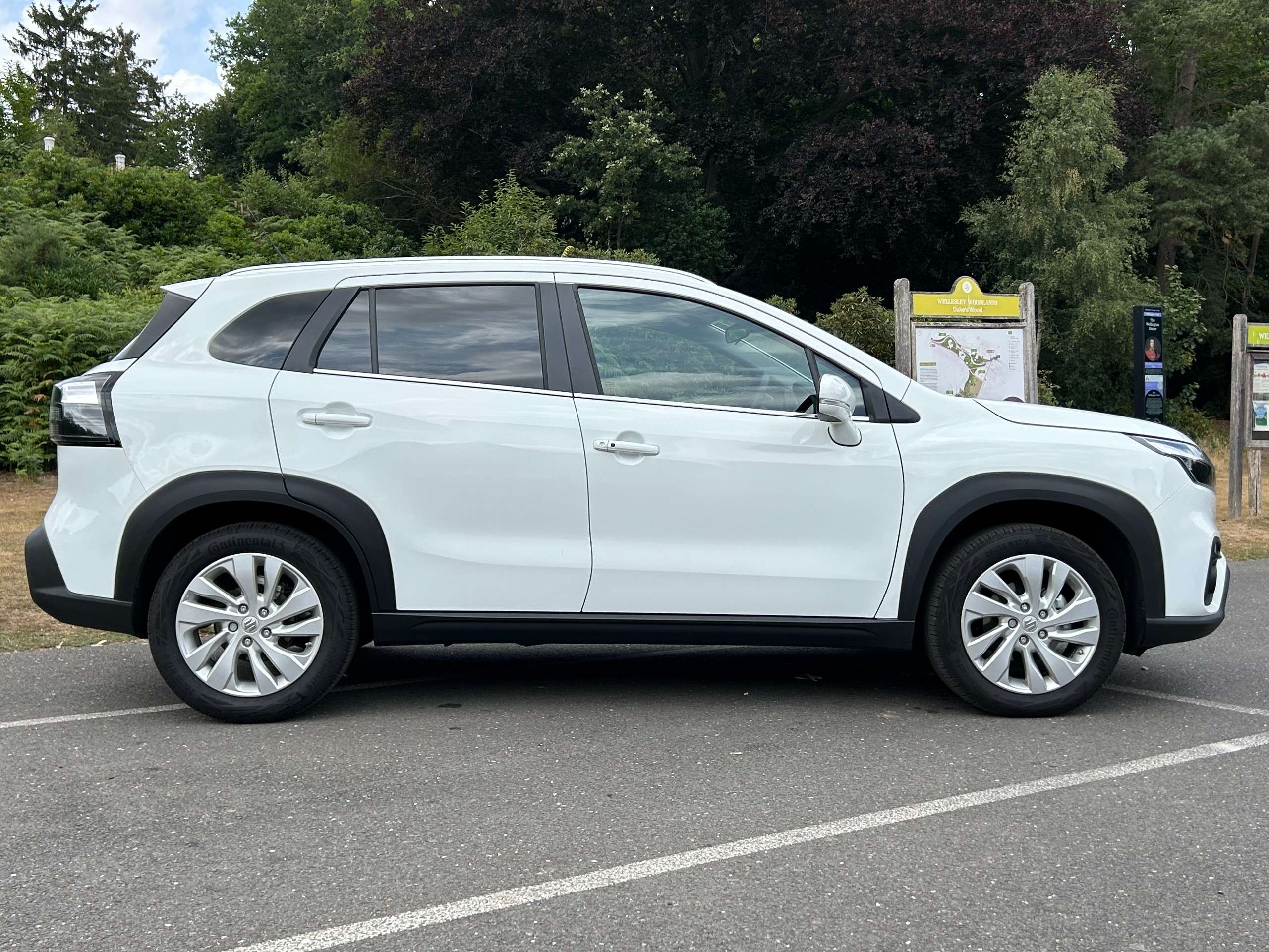 2025 SUZUKI SX4 2025 SUZUKI SX4