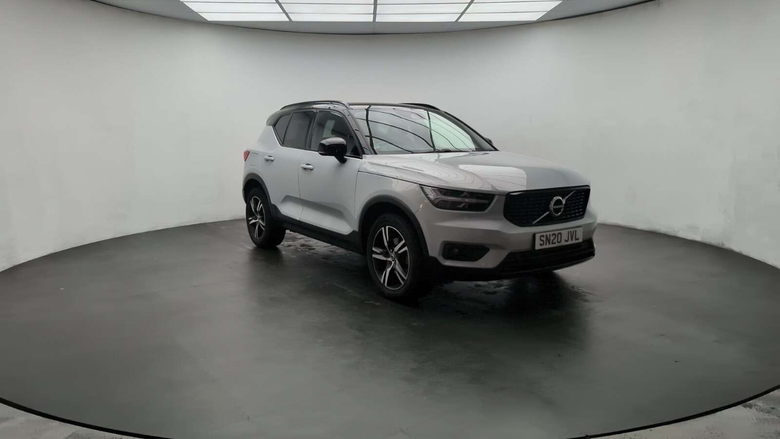 2020 VOLVO XC40 2020 VOLVO XC40