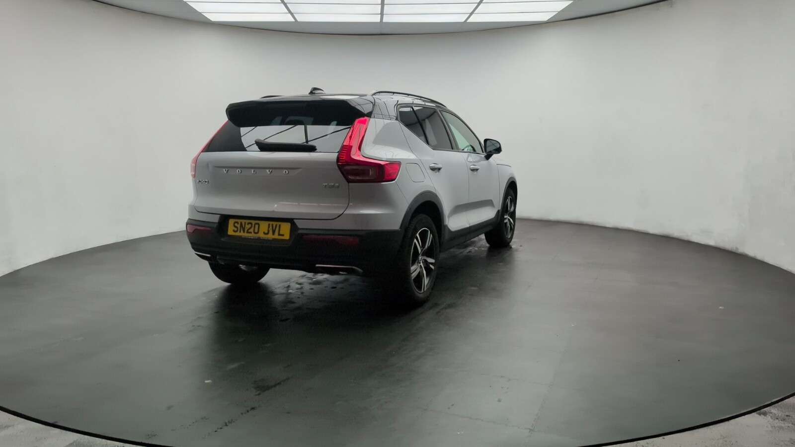 2020 VOLVO XC40 2020 VOLVO XC40