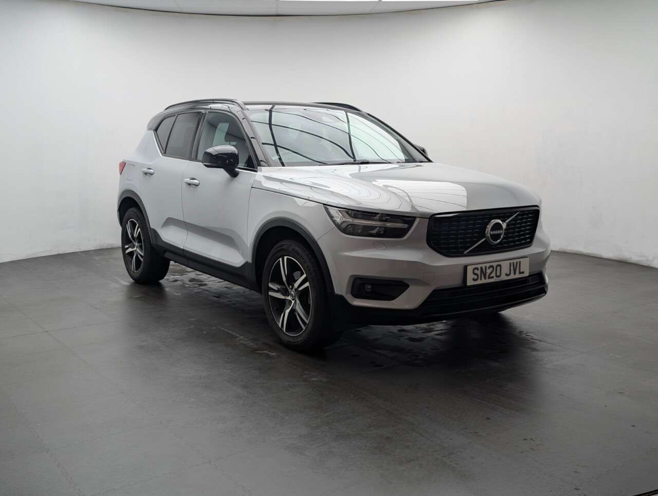 2020 VOLVO XC40 2020 VOLVO XC40