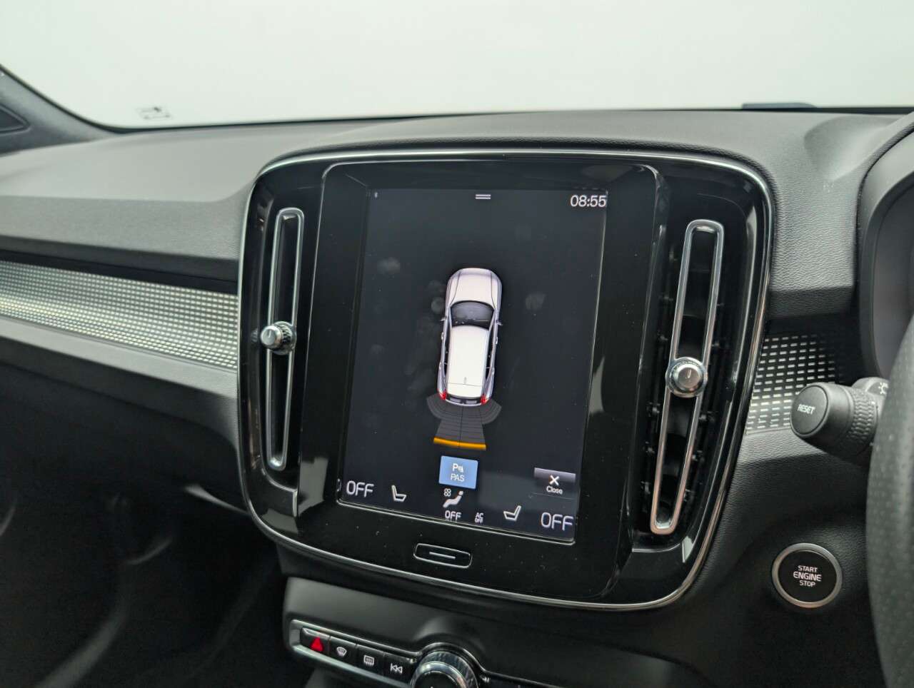 2020 VOLVO XC40 2020 VOLVO XC40