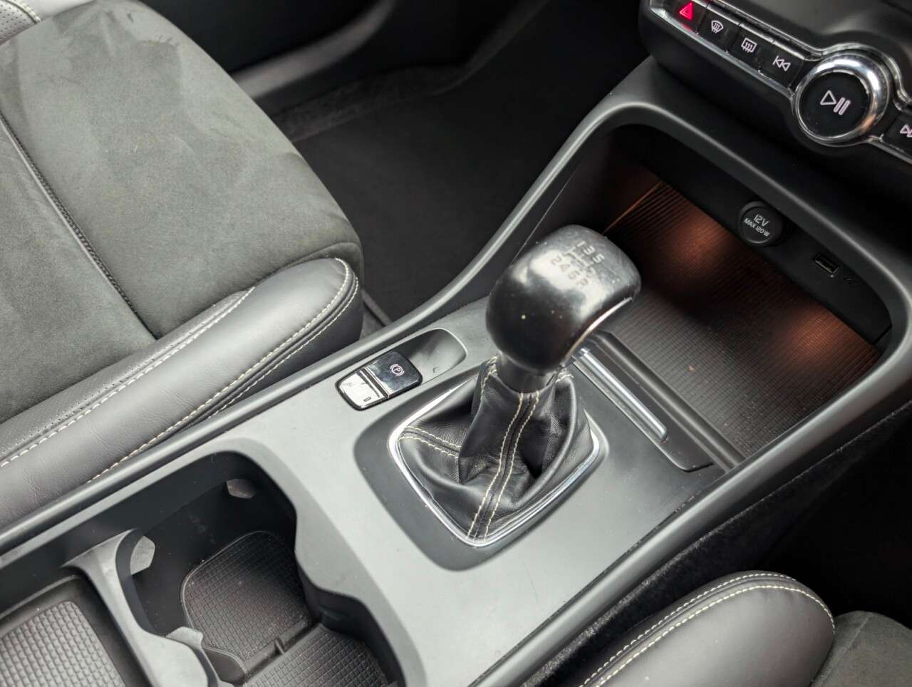 2020 VOLVO XC40 2020 VOLVO XC40