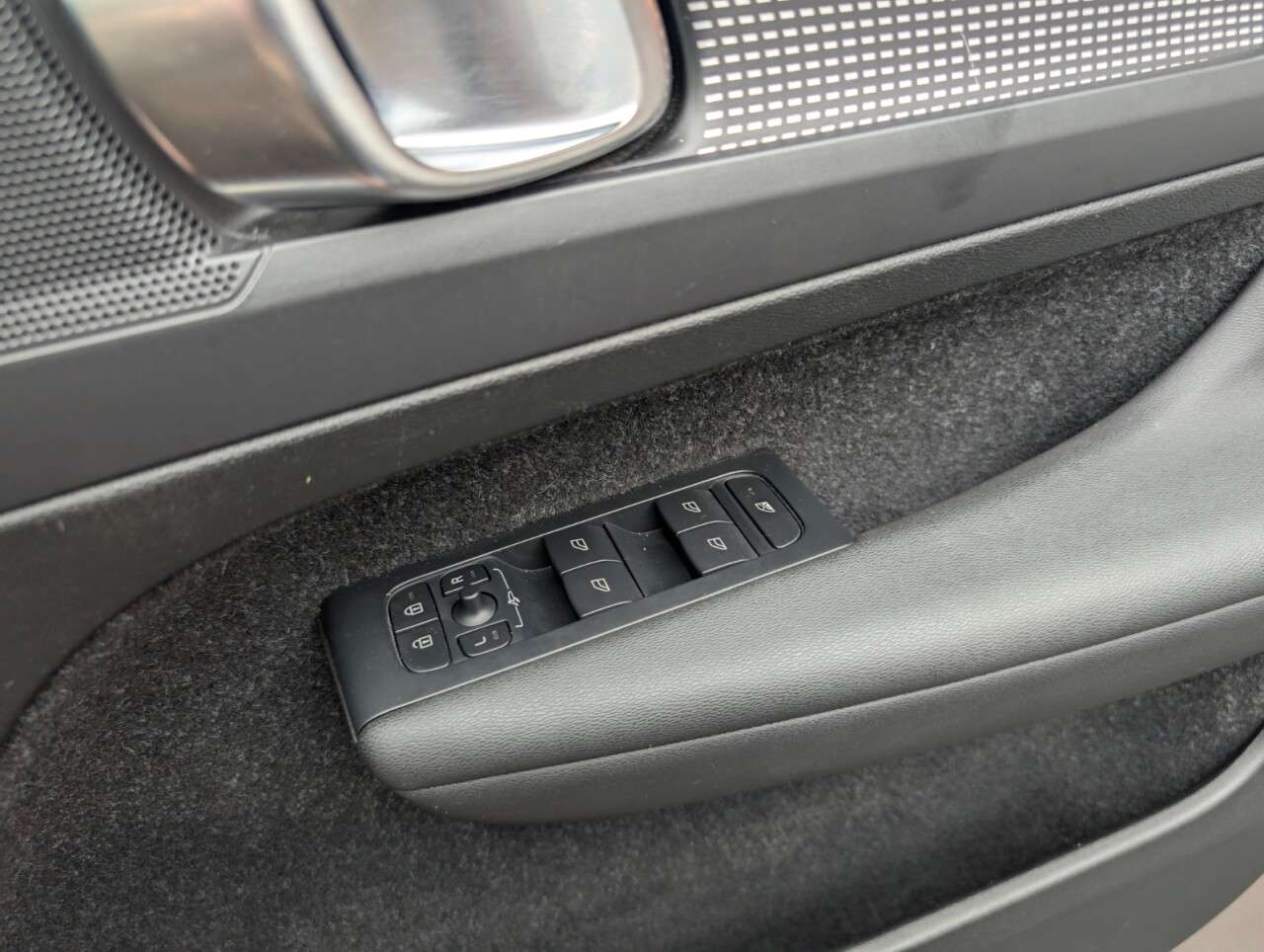 2020 VOLVO XC40 2020 VOLVO XC40