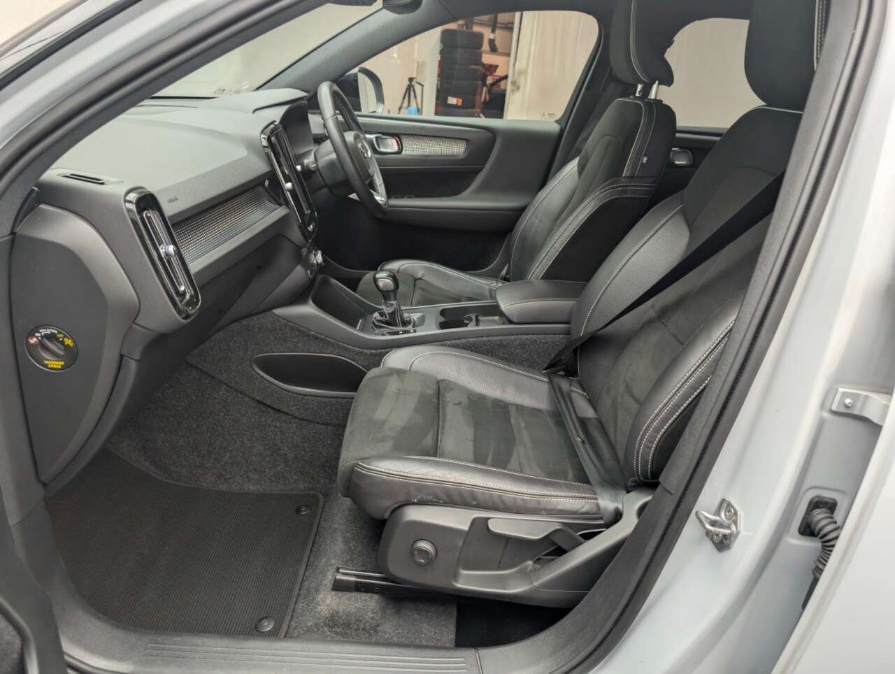 2020 VOLVO XC40 2020 VOLVO XC40