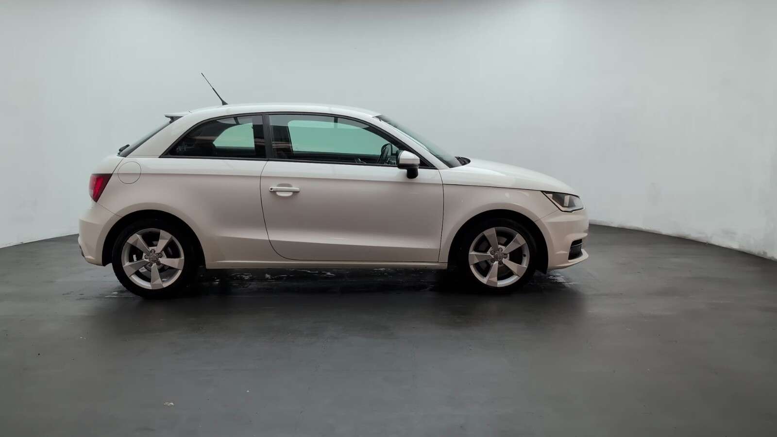 2015 AUDI A1 2015 AUDI A1