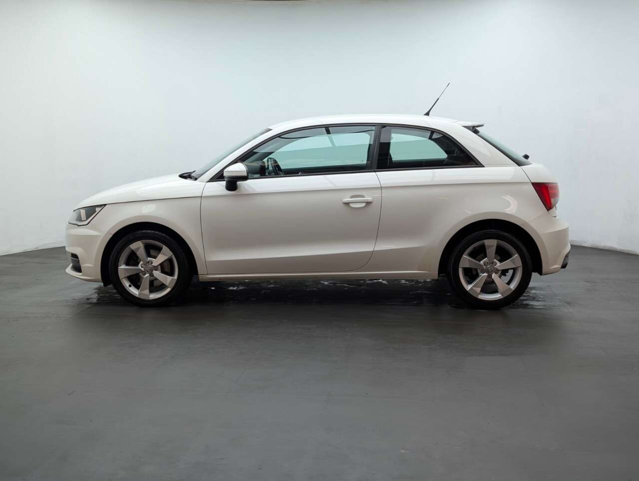 2015 AUDI A1 2015 AUDI A1