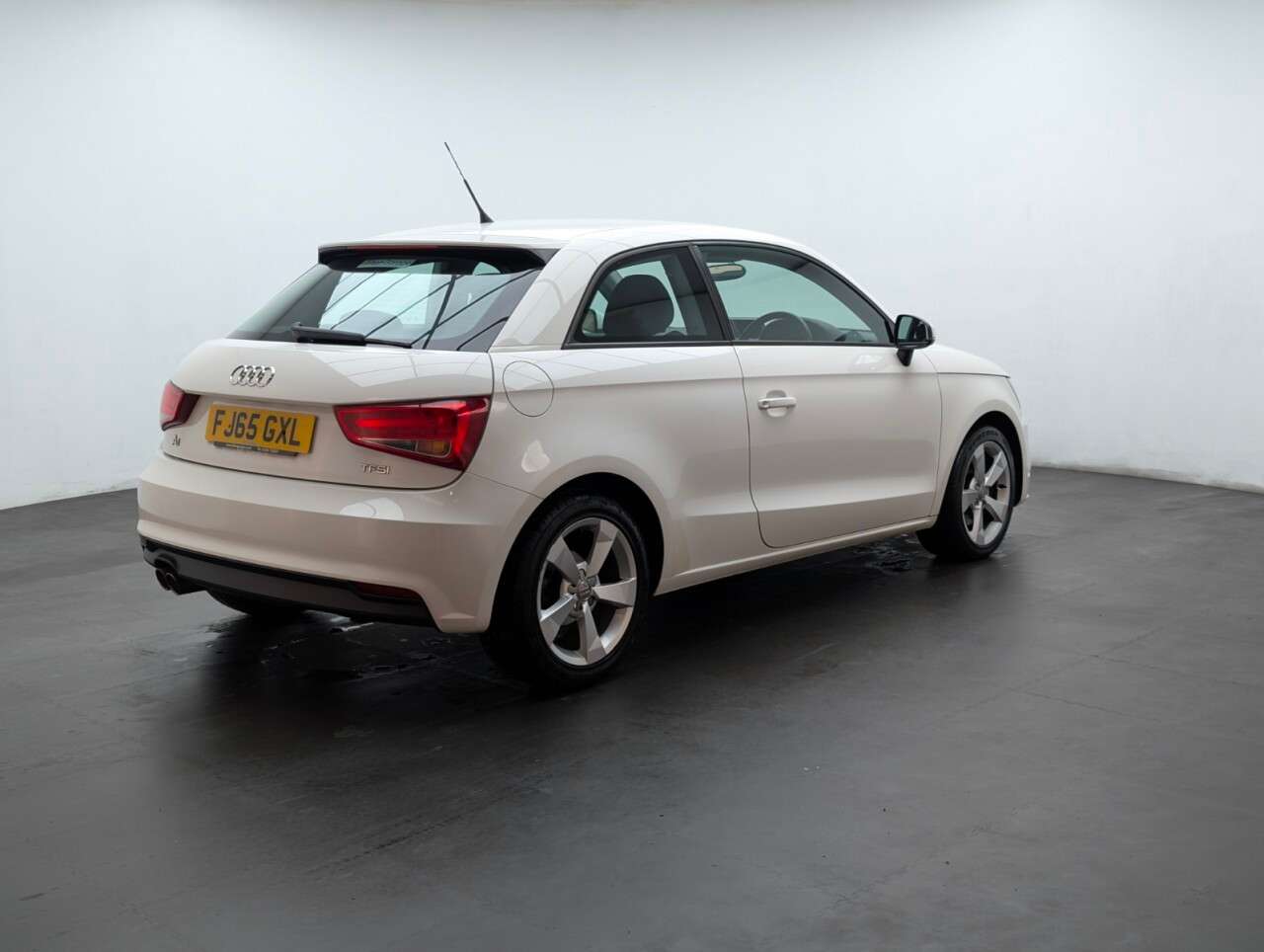2015 AUDI A1 2015 AUDI A1