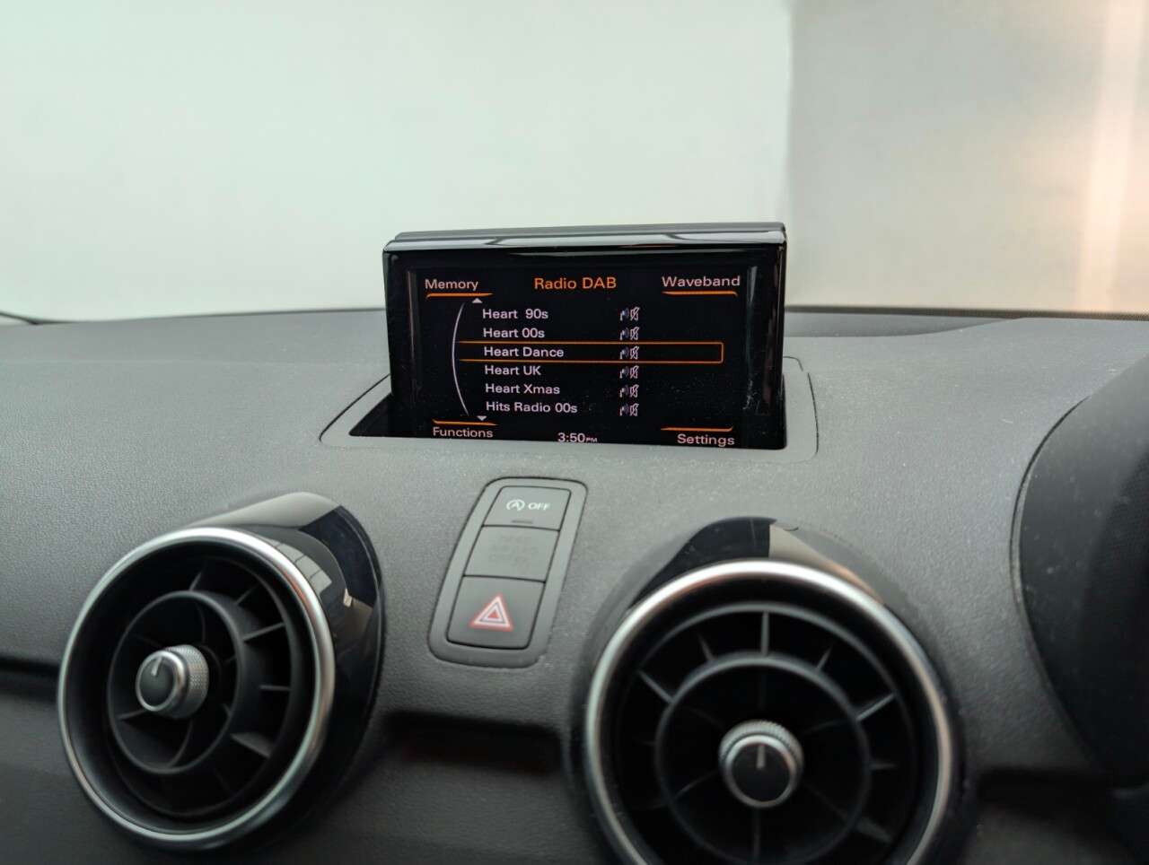 2015 AUDI A1 2015 AUDI A1