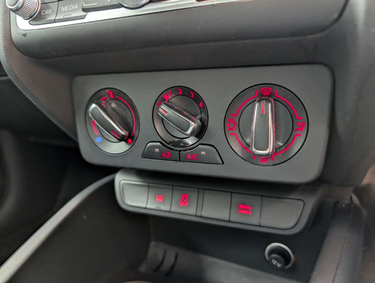 2015 AUDI A1 2015 AUDI A1