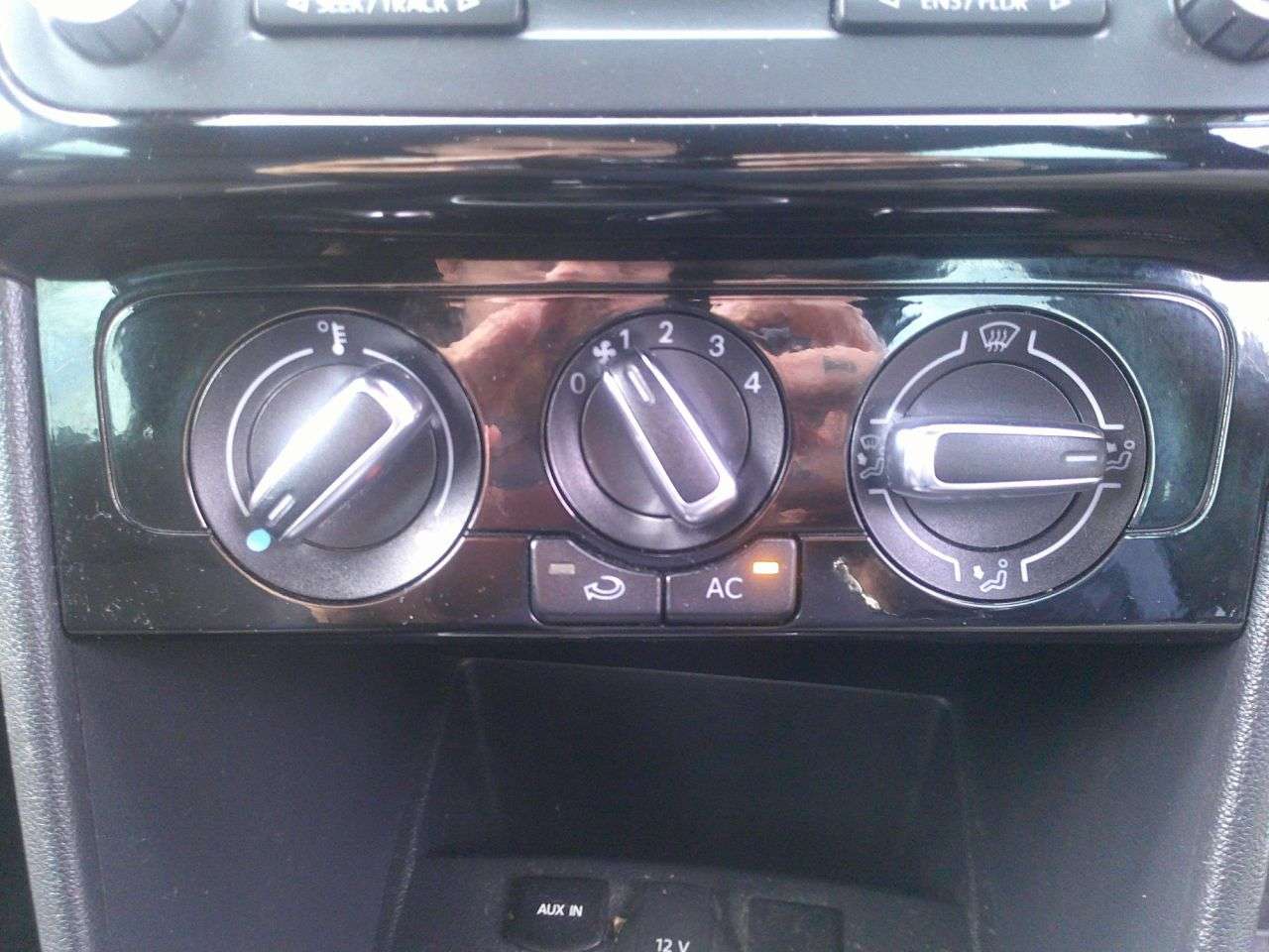 2013 VOLKSWAGEN POLO 2013 VOLKSWAGEN POLO