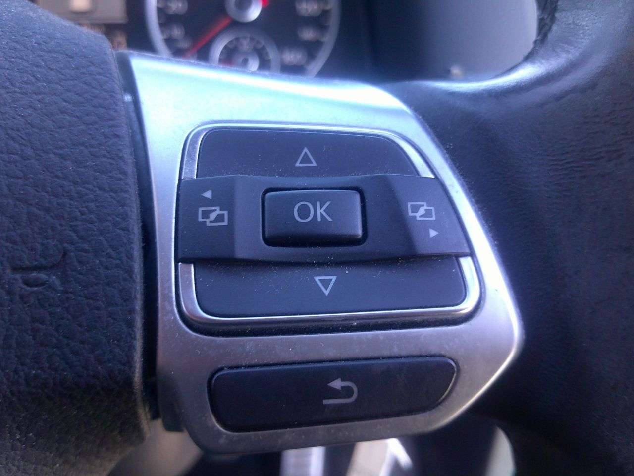 2012 VOLKSWAGEN TIGUAN 2012 VOLKSWAGEN TIGUAN