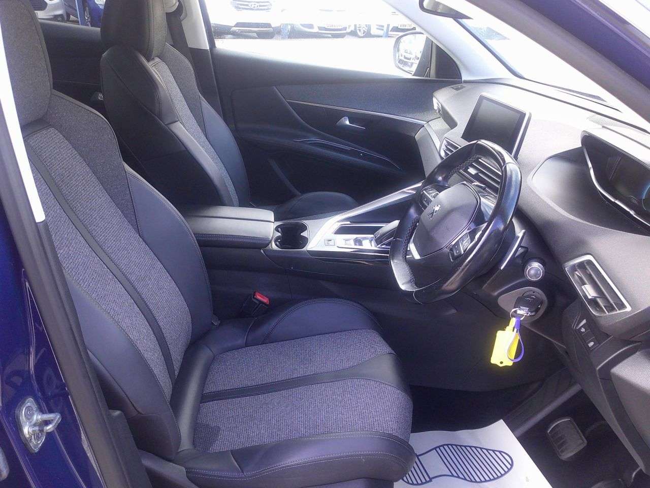 2019 PEUGEOT 3008 2019 PEUGEOT 3008