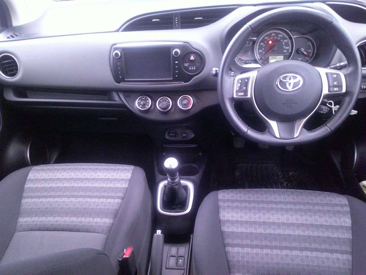 2016 TOYOTA YARIS 2016 TOYOTA YARIS